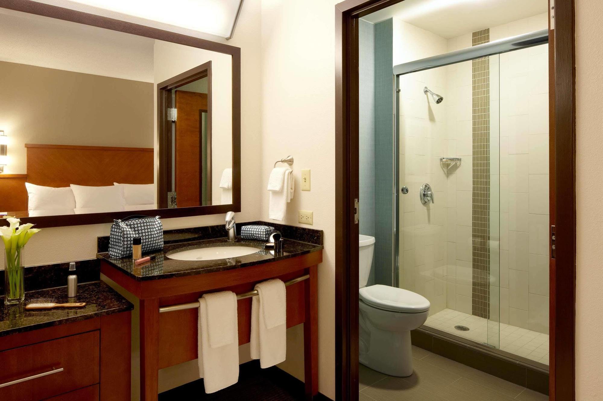 Hilton Garden Airport Hotel